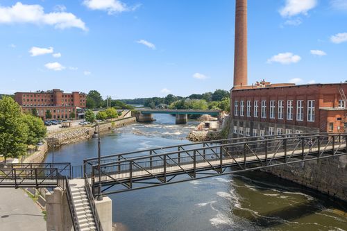 205-1 Saco Island Ter, Saco, ME, 04072-3556 | Card Image