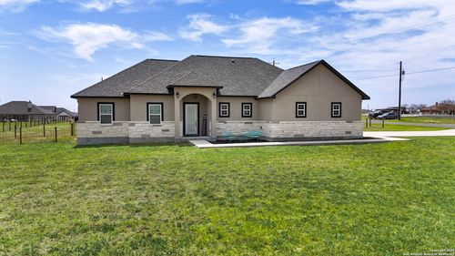101 Estates Dr, La Vernia, TX, 78121-0147 | Card Image