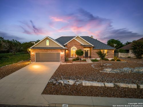 2013 Crown View Dr, Kerrville, TX, 78028-8927 | Card Image