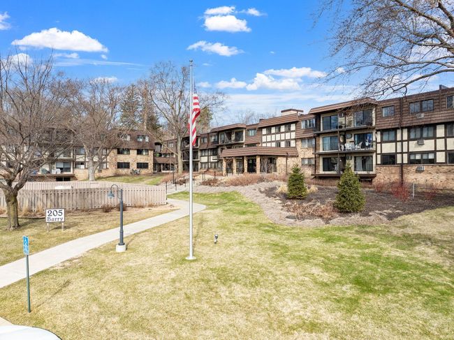 APT-208 - 205 Barry Ave S, Condo with 1 bedrooms, 1 bathrooms and null parking in Wayzata MN | Image 41
