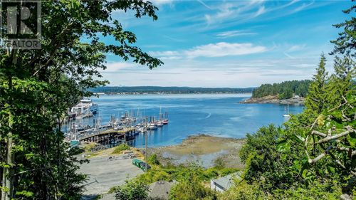 683 Green Rd, Quathiaski Cove, BC, V0P1N0 | Card Image
