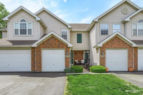7073 Westwood Dr, Carpentersville, IL, 60110-3255 | Card Image