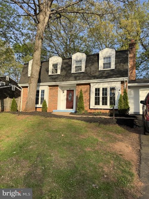 8549 Stonewall Rd, MANASSAS, VA, 20110-4608 | Card Image