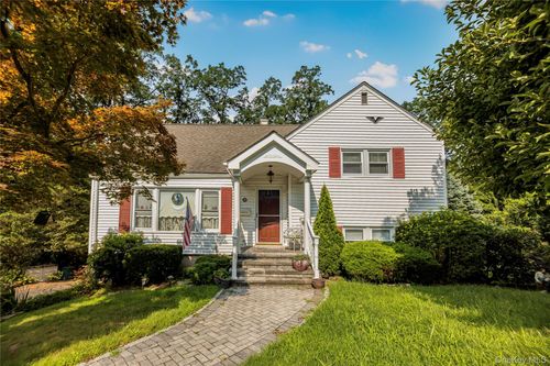 33 Dexter Rd, Yonkers, NY, 10710-2812 | Card Image