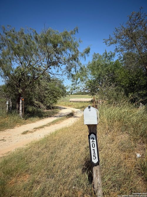 2015 County Road 420, Stockdale, TX, 78160-6612 | Card Image
