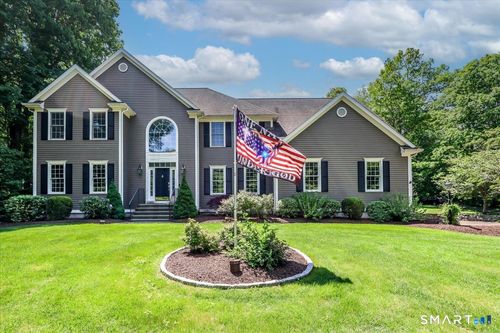 10 Canterbury Ln, Sandy Hook, CT, 06482-1582 | Card Image