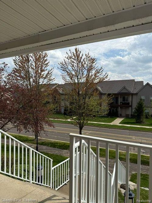 11702 Weingartz E, Utica, MI, 48315-5934 | Card Image