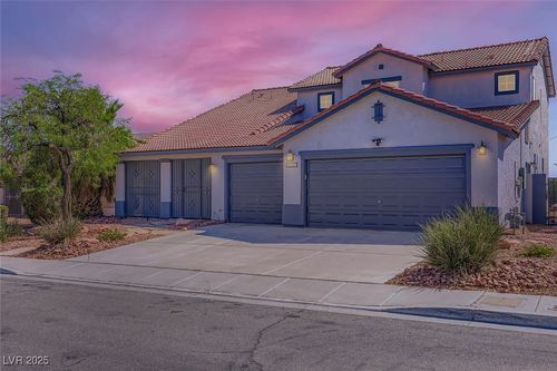 8061 Petunia Flower Way, Las Vegas, NV, 89147-7434 | Card Image