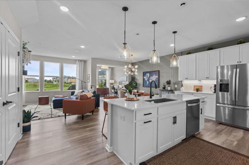 17902 Giants Way, Lakeville, MN, 55044-5202 | Card Image