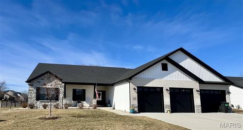 1113 Menominee Trl, Mascoutah, IL, 62258-1645 | Card Image