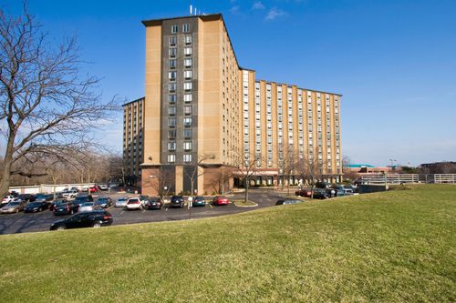 112-1 Renaissance Pl, Palatine, IL, 60067-3636 | Card Image