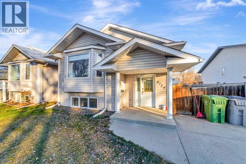 4724 46 St, Lloydminster, SK, S9V2A9 | Card Image