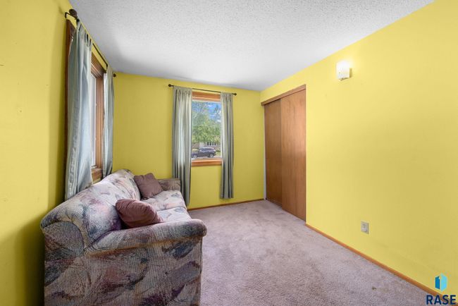 2013 E Sylvan Cir, House other with 4 bedrooms, 2 bathrooms and null parking in Brandon SD | Image 11
