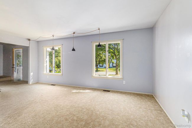 living room | Image 11