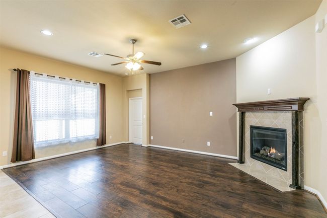 254 Chisholm Trl, House other with 3 bedrooms, 2 bathrooms and 2 parking in Bastrop TX | Image 4