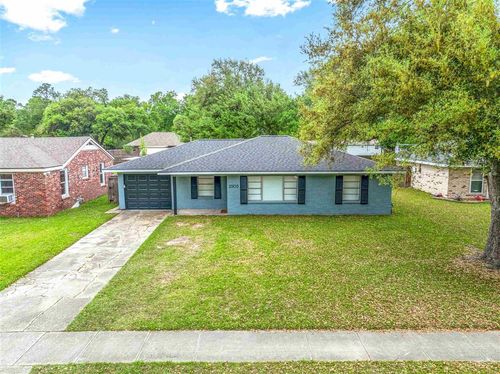 2503 Oak Cliff St, Lake Charles, LA, 70607-5023 | Card Image