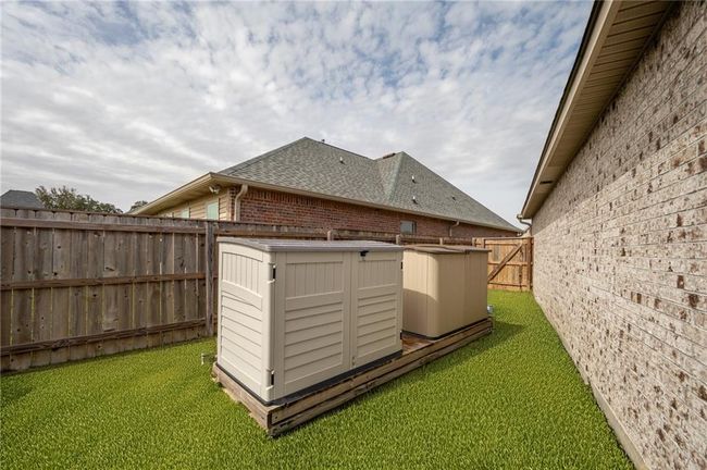 Storage on cement pads | Image 29