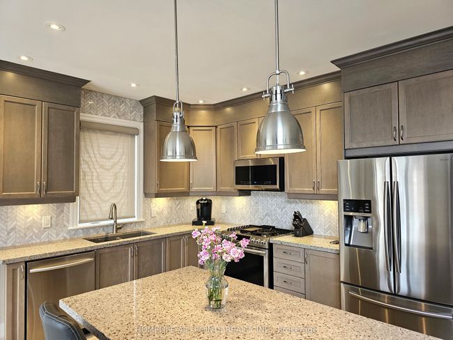 34 Cristiano Ave, House other with 2 bedrooms, 2 bathrooms and 2 parking in Wasaga Beach ON | Image 9
