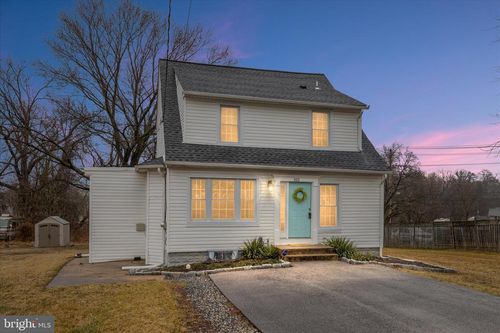 102 Poplar Ave, GLEN BURNIE, MD, 21061-2457 | Card Image