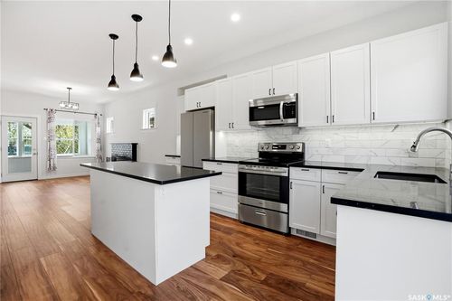 2324 Wallace St, Regina, SK, S4N4A9 | Card Image