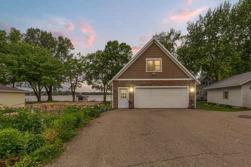 943 Reed St N, Waterville, MN, 56096-1074 | Card Image