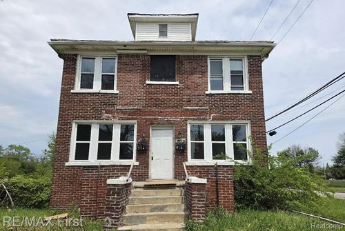 6400 Seminole St, Detroit, MI, 48213-4373 | Card Image