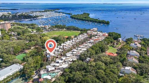 apt-1240-3471 Main Hwy, Coconut Grove, FL, 33133-5931 | Card Image