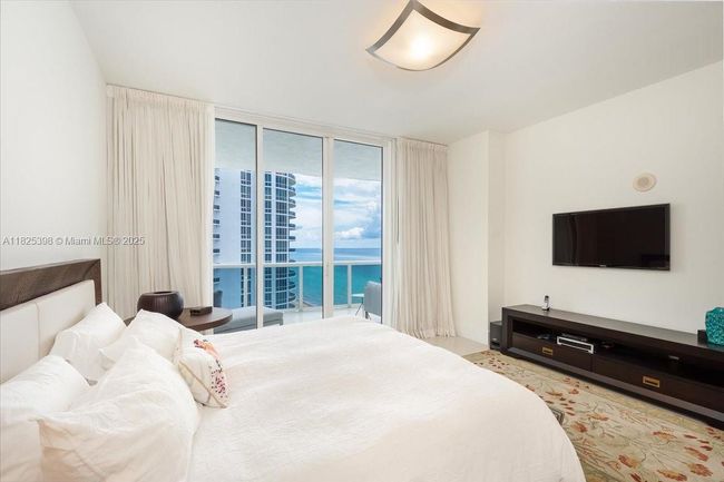 APT-1502 - 15811 Collins Ave, Condo with 3 bedrooms, 4 bathrooms and null parking in Sunny Isles Beach FL | Image 15