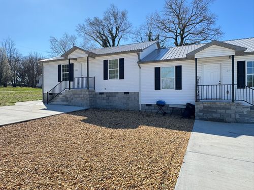 207 Sisk St, Decherd, TN, 37324-2415 | Card Image