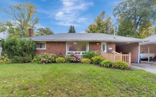 {{alt}} | Card Image