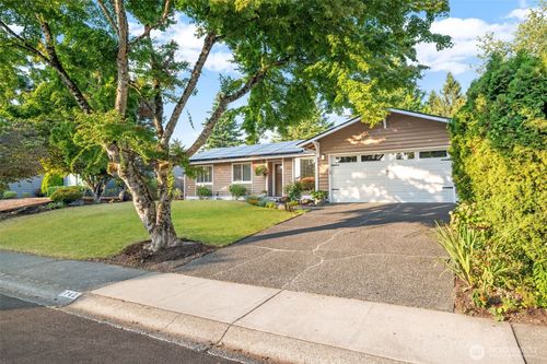 1740 211th Way Ne, Sammamish, WA, 98074-4218 | Card Image