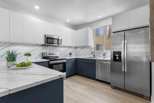 apt-402-1690 Civic Center Dr, Santa Clara, CA, 95050-4189 | Card Image