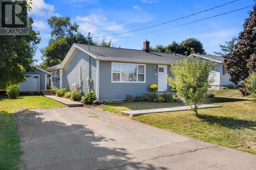112 Meadowvale Dr, Charlottetown, PE, C1A7A2 | Card Image