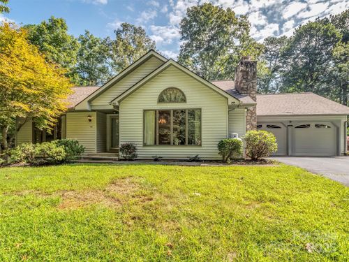 1695 Skyland Dr, Sylva, NC, 28779-8007 | Card Image