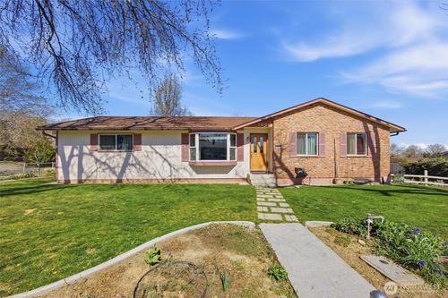 1840 W 11th Ave, Kennewick, WA, 99337-3303 | Card Image