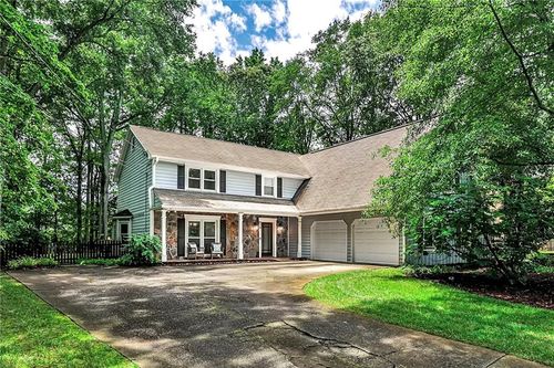 270 Hollyridge Way, Roswell, GA, 30076-1211 | Card Image