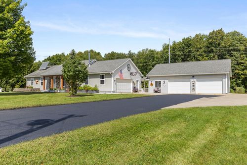 10430 Alaska Ave, Caledonia, MI, 49316-9545 | Card Image