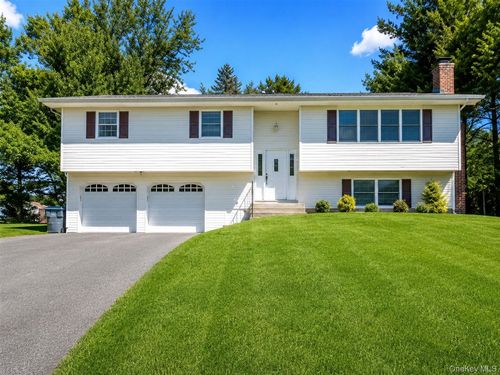 10 Roe Cir, Monroe, NY, 10950-3205 | Card Image