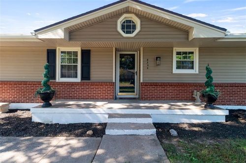 8304 Willow Way, Raytown, MO, 64138-3448 | Card Image