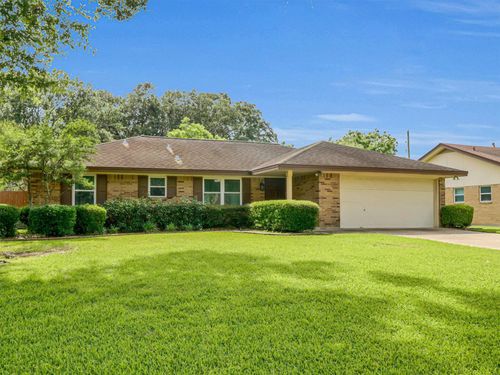 805 Bluebonnet St, Katy, TX, 77493-2218 | Card Image