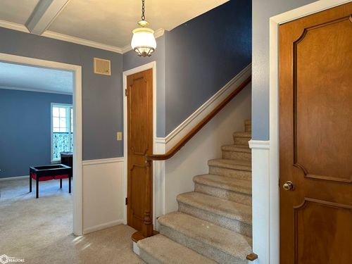 900 N Grand St, Chariton, IA, 50049-1232 | Card Image