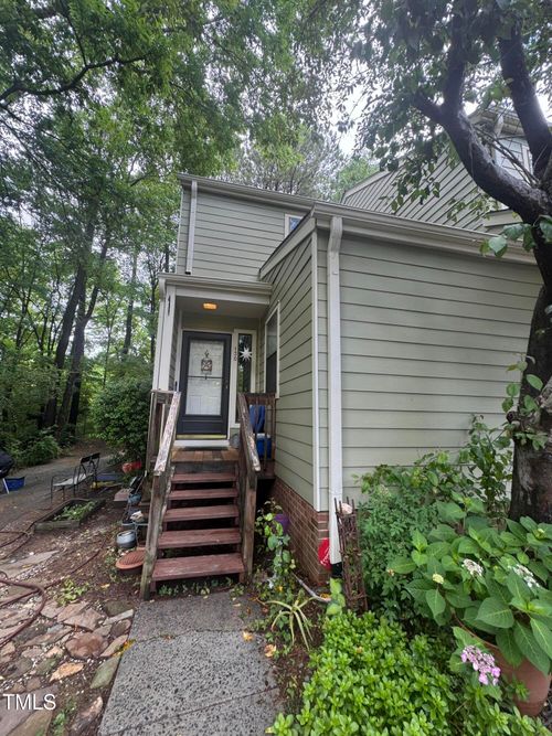 130 Beechwood Dr, Carrboro, NC, 27510-2457 | Card Image