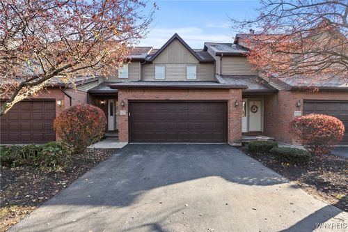 5225 Bridle Path Ln, Lewiston, NY, 14092-2070 | Card Image