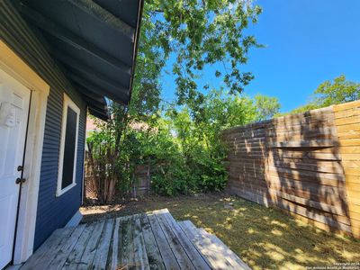 215 Fredonia St, House other with 1 bedrooms, 1 bathrooms and null parking in San Antonio TX | Image 3