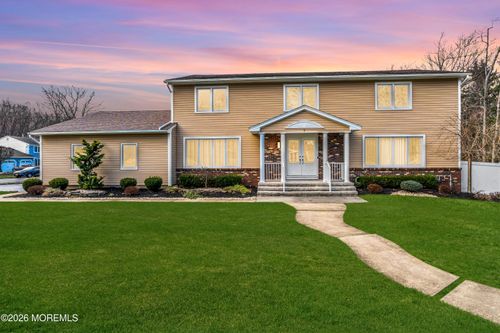 1 Ciafardini Ct, Marlboro, NJ, 07746-1111 | Card Image