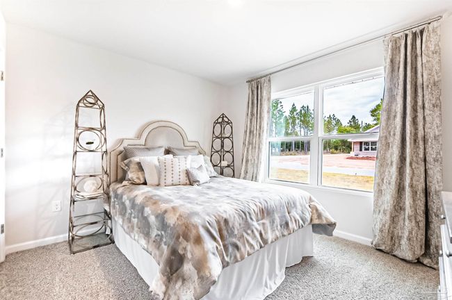 2802 Chevy Cir, House other with 5 bedrooms, 3 bathrooms and 2 parking in Pace FL | Image 5