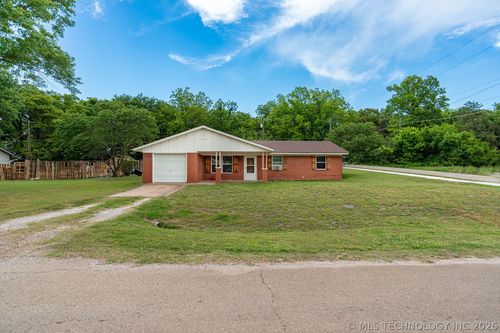 104 Ne 7th, Perkins, OK, 74059 | Card Image