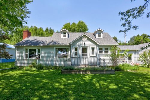 359 Gaway St, Vassar, MI, 48768-9670 | Card Image