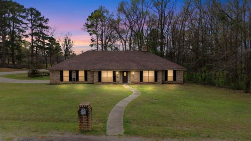 104 Woodridge Est, Longview, TX, 75602-9704 | Card Image
