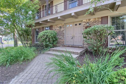 2901 Constitution Ct, West Bloomfield, MI, 48322-1850 | Card Image